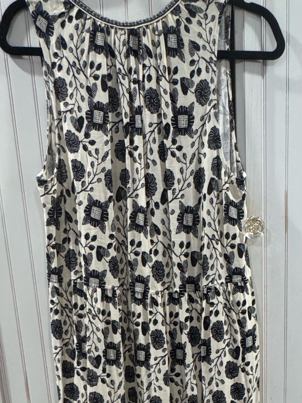 Max Studio Black Floral Maxi Dress on Cream - Picture 4 of 4